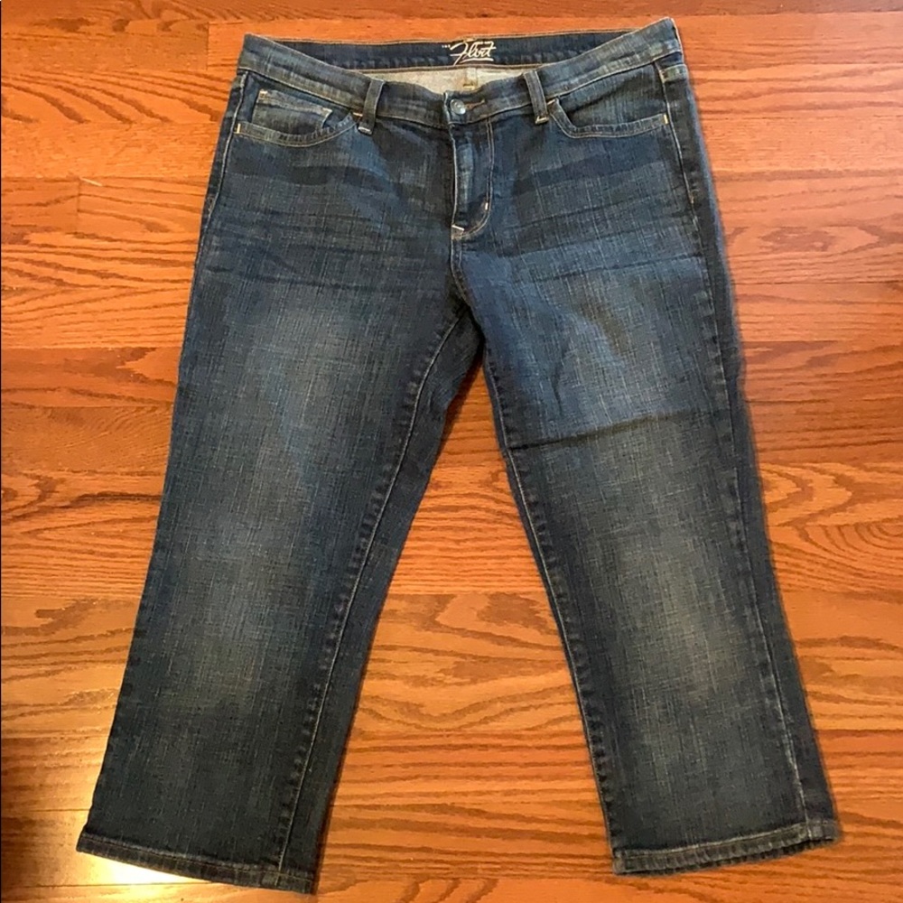 Old Navy | The Flirt Capri  Jeans Size 8